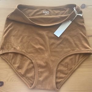ARQ High-Rise Undies NWT - Toffee